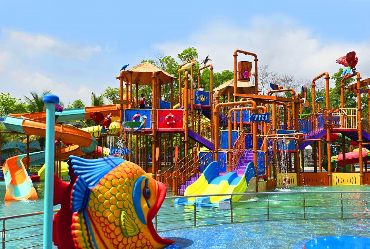 Aqua Lagoon Slide 1
